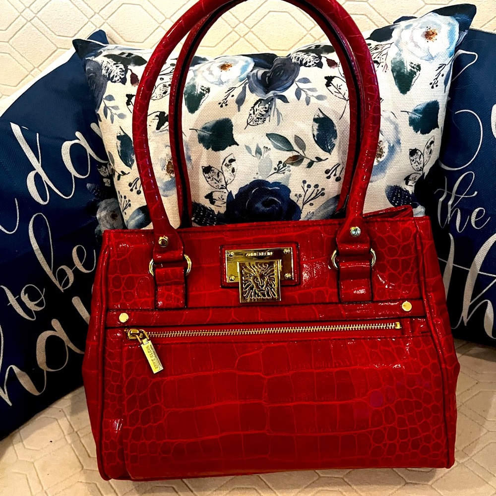 Like new Liz Claiborne satchel handbag